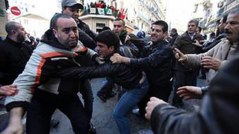 Iranpress: 200 Protesters Detained Across Algeria