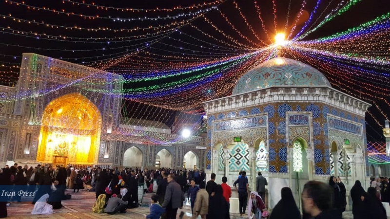 Iranpress: Photo : Holy Mashhad lights up on auspicious birth anniversary of Imam Javad (PBUH)