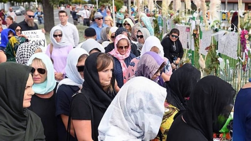 Iranpress: Women in New Zealand don headscarves to support Muslim community