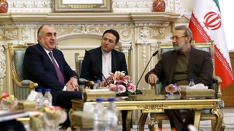 Iranpress: Larijani backs a peaceful solution for 