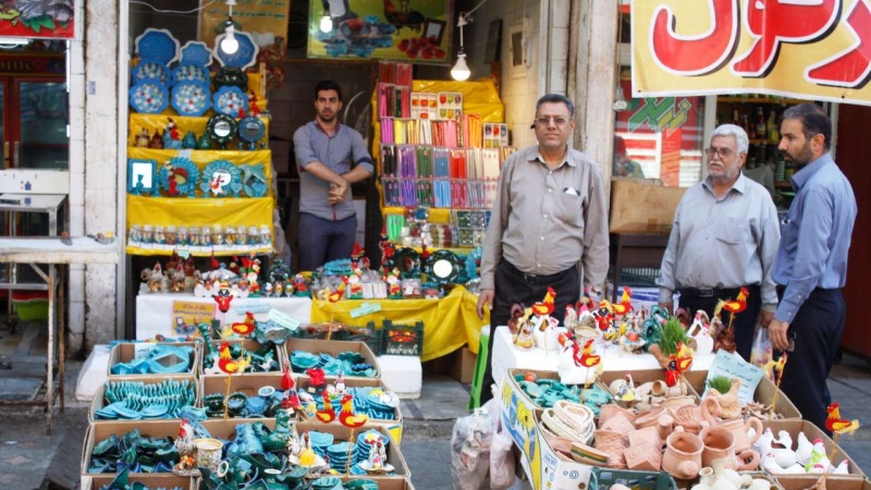 Iranpress: Shopping mood in Ahvaz bazaar just days ahead of Nowruz