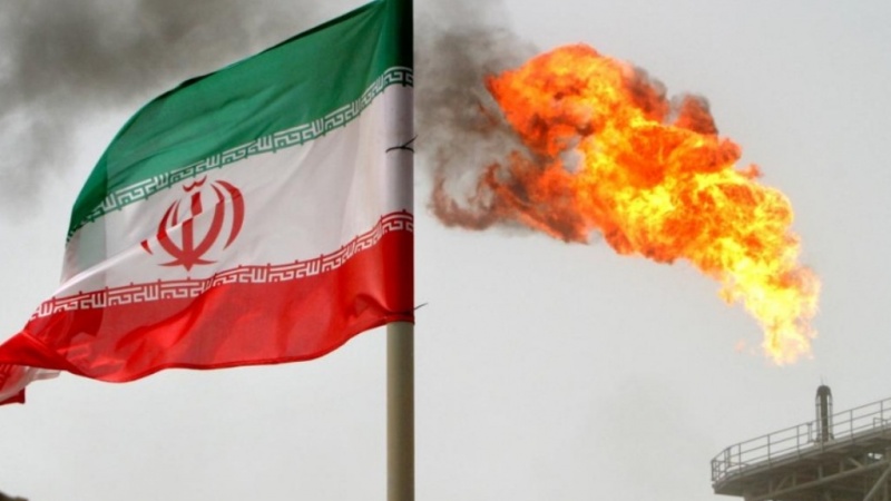 Iranpress: US claims global oil surplus aiding its plan to cut Iranian exports