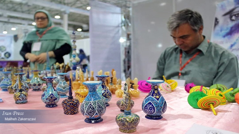 Iranpress: The first national exhibition of arts and tourism gets underway in Kish Island