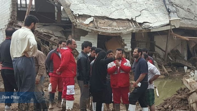 Iranpress: Assistance to flood victims in Iran