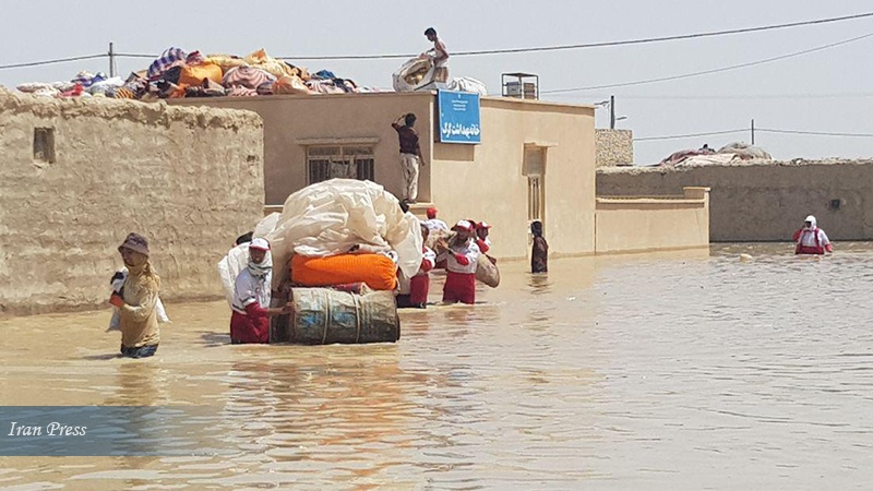 Iranpress: Flood rages southeastern Iran