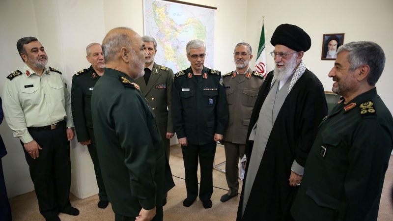 Iranpress: New top commander of the Islamic Revolution Guards Corps officially introduced