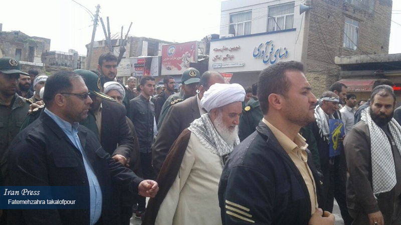 Iranpress: Photo: Rally in Kermanshah to Support IRGC 