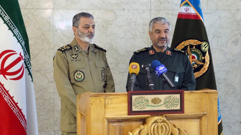 Iranpress: IRGC and Army unity, reason of enemy