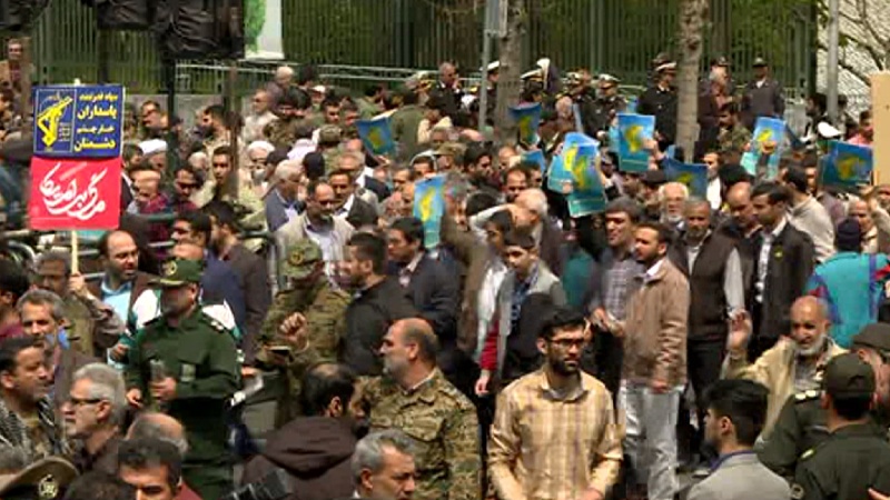 Iranpress: Iranians rally to support IRGC 