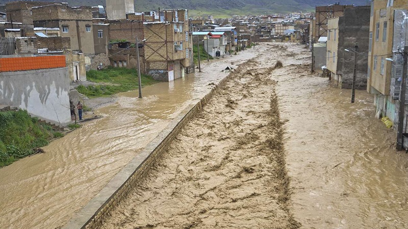 Iranpress: Iran slams US’ restrictive measures toward flood victims