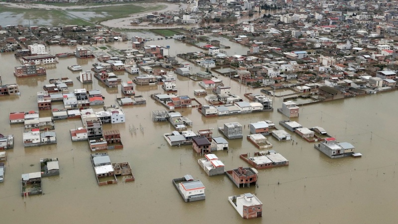 Iranpress: UN, Iranian officials discuss concrete rescue measures to flood victims