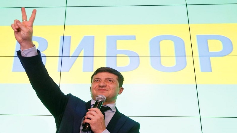 Iranpress: Ukraine election: Zelensky to face Poroshenko in runoff