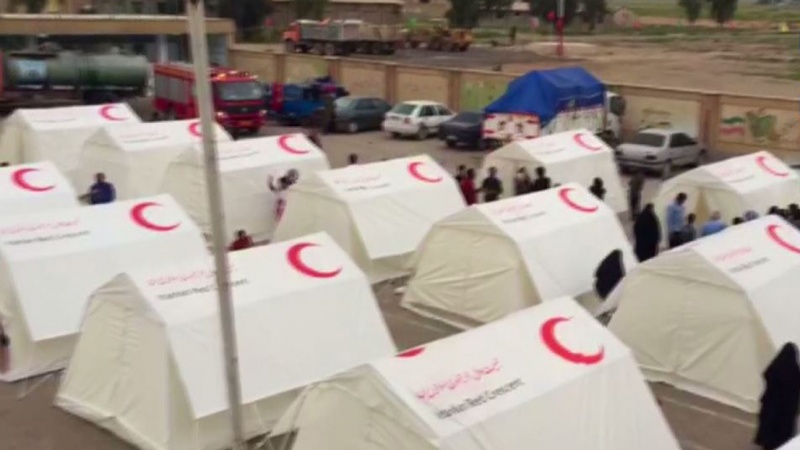 Iranpress: Resettlement of Khuzestan people in emergency camps