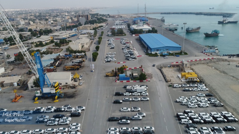 Iranpress: Bandar Lengeh port plays significant role in non-oil exports