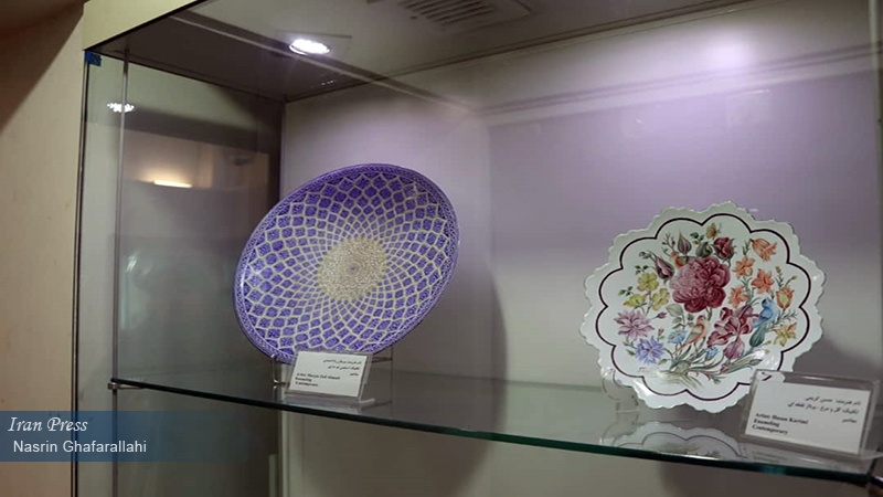 Iranpress: Gardesh-Mina exhibition, shows the beauty of Iranian art 