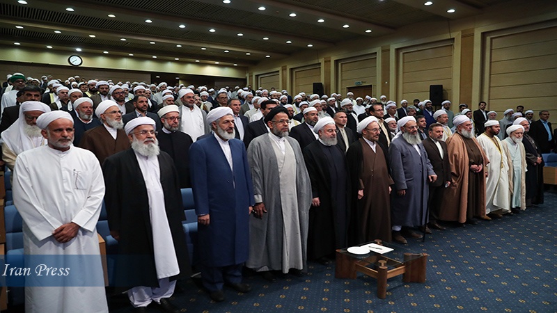 Iranpress: Rouhani: Islamic Revolution belongs to followers of all religions in Iran