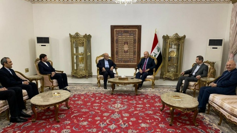 Iranpress: Iran’s envoy, Iraqi president discuss regional developments