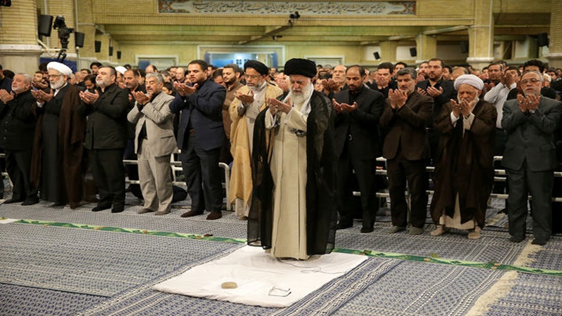 Iranpress: Leader attends mourning ceremony on occasion of martyrdom anniversary of Imam Ali (PBUH) 