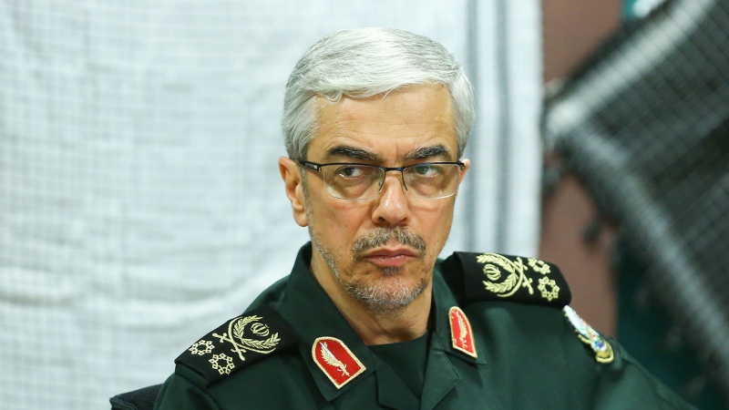 Iranpress: Iran army watches out US moves in Persian Gulf