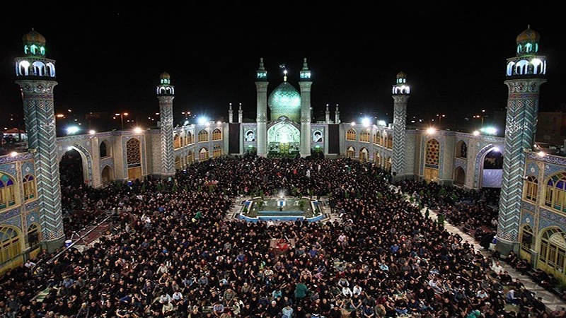 Iranpress: Tens of thousands mourn for Imam Ali (PBUH) martyrdom across Iran