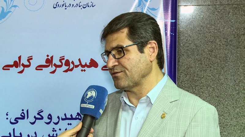 Iranpress: Iran non-oil export increased: Maritime official