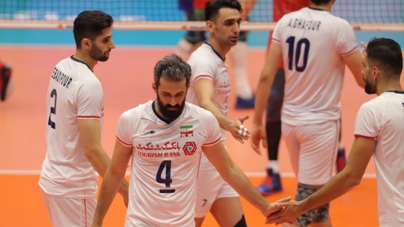 Iranpress: Iran Volleyball team crushes Russia 3-0 at 2019 VNL 