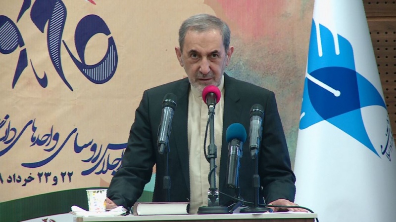 Iranpress: Head of Islamic Azad university emphasizes cultural programs