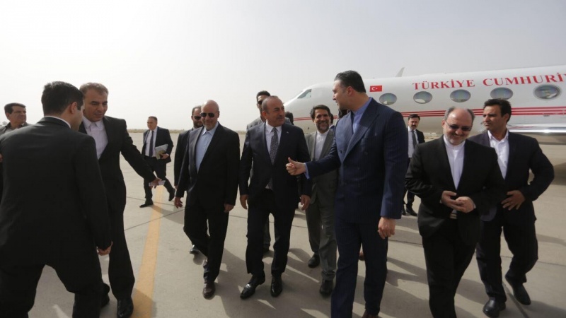 Iranpress: Turkish FM arrives in Iran for bilateral talks