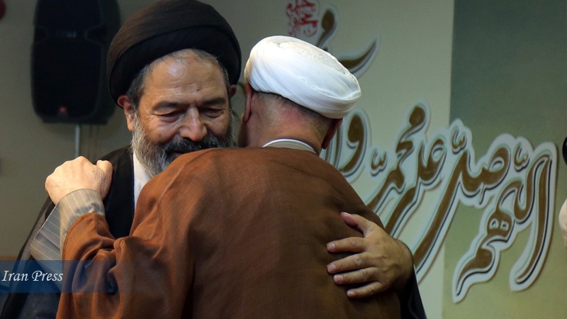 Iranpress: Iran welcomes cooperation with Iraq on Hajj