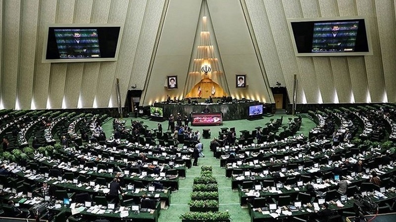 Iranpress: 160 Iranian MPs thank IRGC for impounding British oil tanker