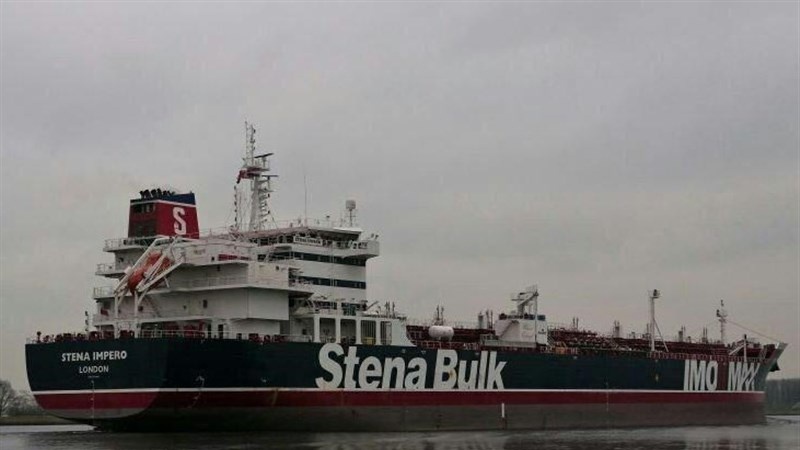 Iranpress: IRGC Navy impounds British tanker in Strait of Hormuz