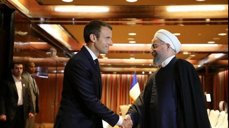 Iranpress: Iran, France emphasize on de-escalation, peacemaking in world