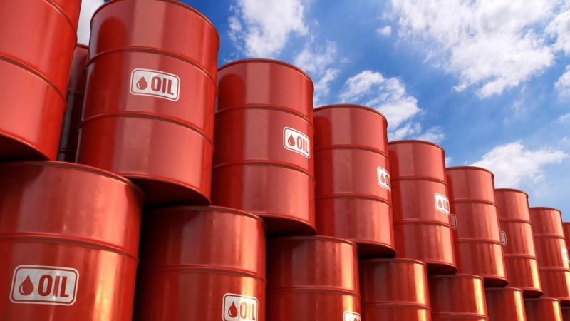 Iranpress: Oil prices spike at $63 a barrel 