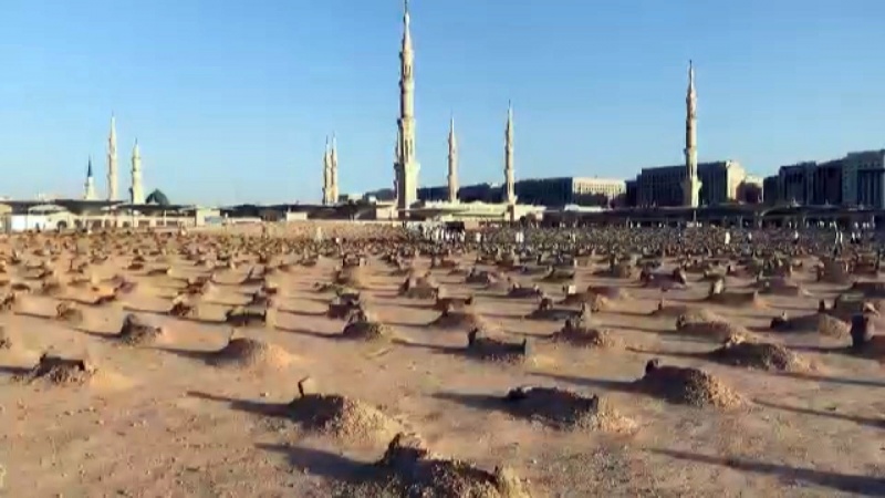 Iranpress: Medina pilgrims visit Jannat al-Baq? cemetery