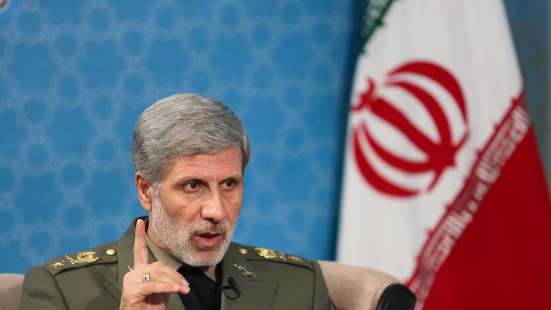 Iranpress: Defense Minister: Iran