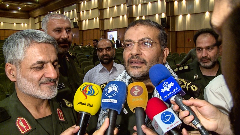 Iranpress: Soleimani: Boosting production will counter US sanctions 