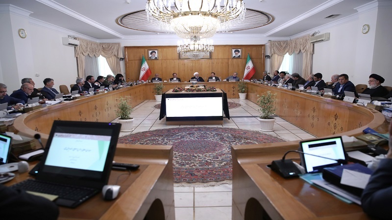 Iranpress: Bill on Redenomination of the Rial Approved in Cabinet Meeting