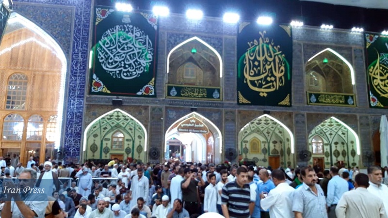 Iranpress: Photo: True lovers of Imam Ali (PUBH) celebrate Eid al-Ghadeer in Holy Najaf