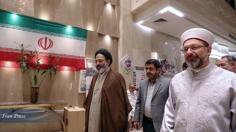 Iranpress: Iran calls for broaden Hajj cooperation with Turkey 