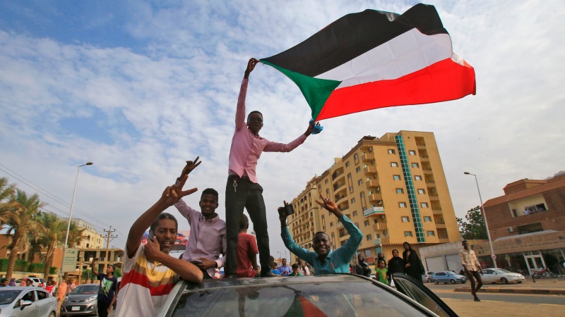 Iranpress: Sudanese military, protesters reach full agreement on constitutional declaration