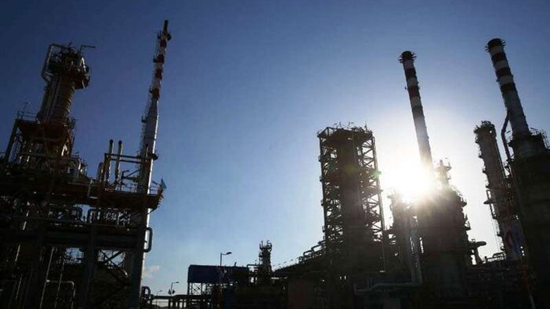 Iranpress: Iran exports first gasoline cargo