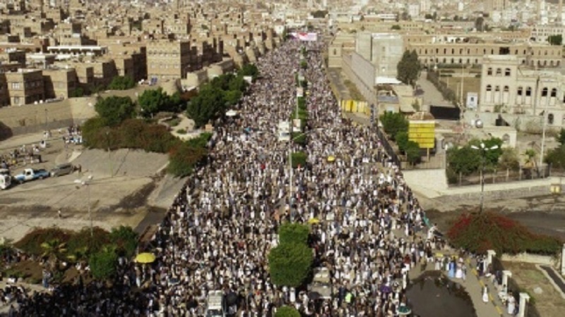Iranpress: Yemeni Muslims celebrate Eid Al-Ghadir in the capital Sanaa