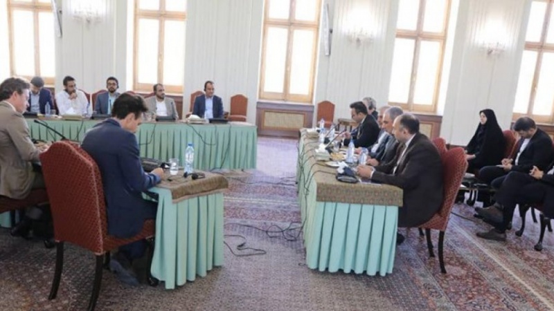 Iranpress: Trilateral talks in Tehran aim to help a political settlement in Yemen 