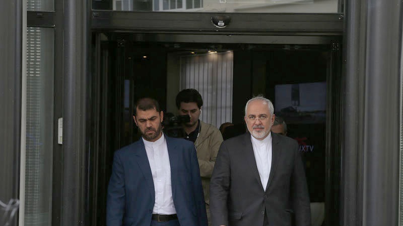 Iranpress: Iran FM arrives in Paris to examine France proposal on JCPOA
