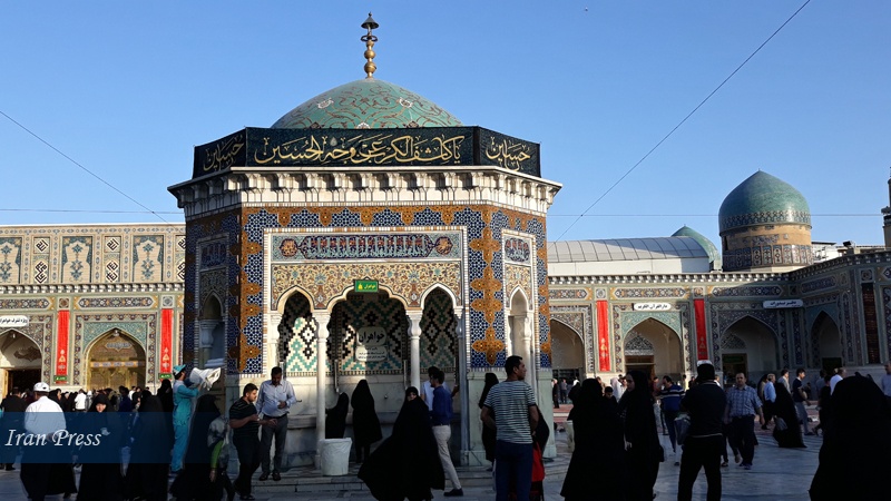 Iranpress: The holy shrine of Imam Reza in opening Muharram