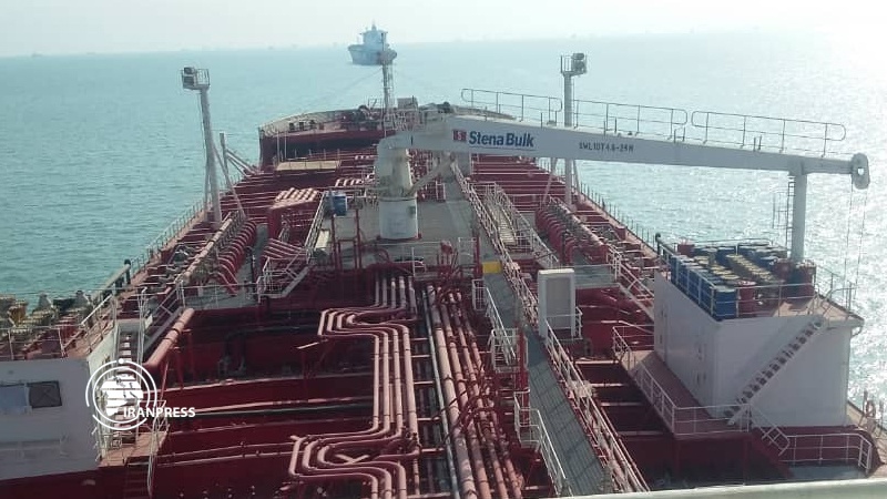 Iranpress: Photo: Seized British-flagged tanker leaves Iran