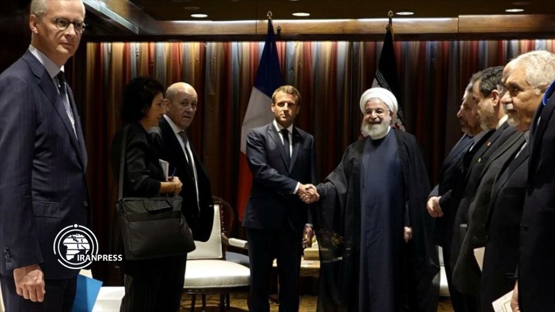Iranpress: Rouhani, Macron consult on sidelines of UNGA