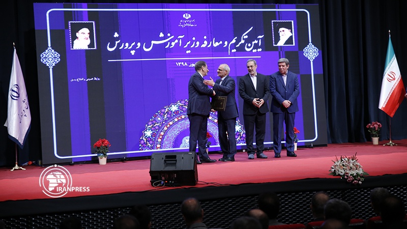 Iranpress: Photo: Introduction ceremony of new Iranian Education Minister