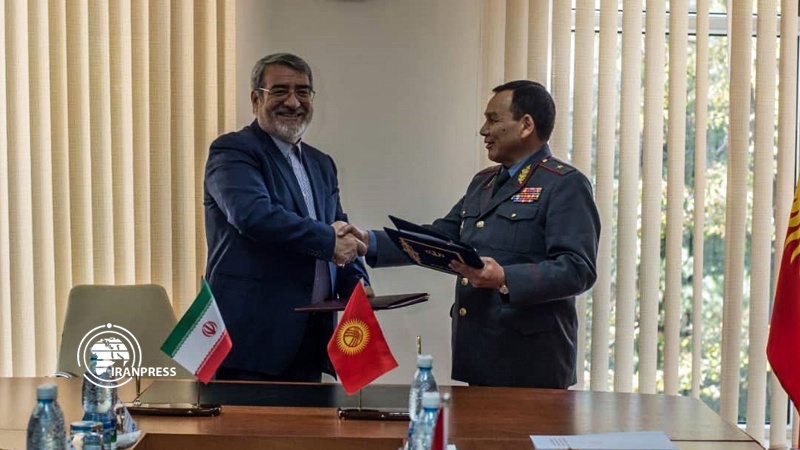 Iranpress: Iran-Kyrgyzstan sign security cooperation agreement 
