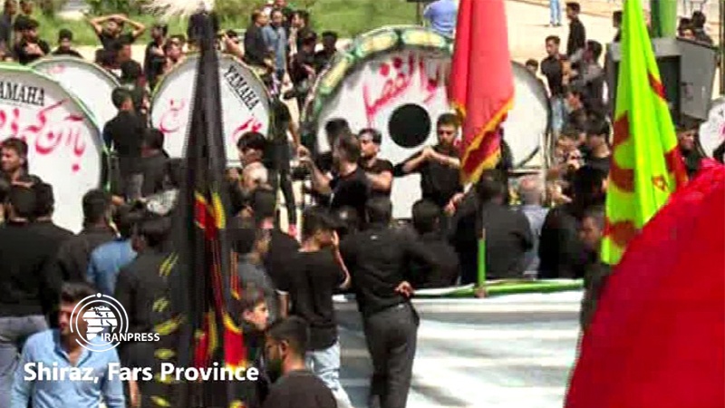 Iranpress: Mourning of the ninth day of Muharram in Shiraz